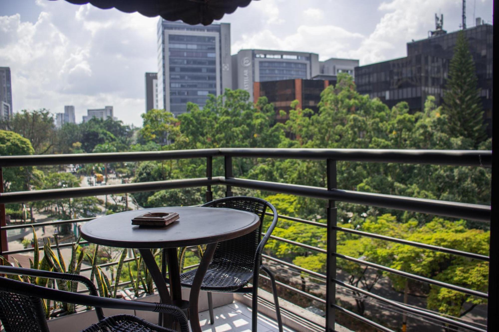 Hotel Bambu Milla De Oro Медельїн Екстер'єр фото